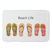 Strandleben und Rote Flip Flops Badematte (Vorderseite)
