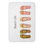 Strandleben und Rote Flip Flops Badematte (Vorderseite Vertikal)