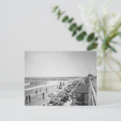 Strandpromenade mit Blick auf das Meer Postkarte (Stehend Vorderseite)
