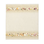 Strandsand-Hintergrund mit Seashell-Grenze Notizblock (Vorderseite)