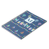 Strandstadt-Segelboote-und-Wimpel-Monogramm Notizblock (Linke Seite)