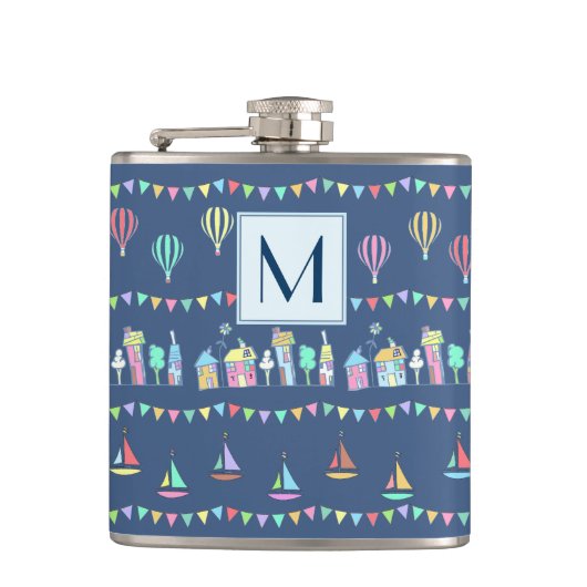 Strandstädtchen Segelboote und Wimpel Monogramm Flachmann (Vorderseite)