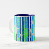 Strandstreifen und Starfish Monogramm Zweifarbige Tasse (Vorderseite Links)