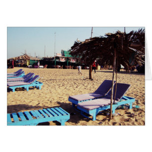Strandstühle am Candolim-Strand in Goa Indien