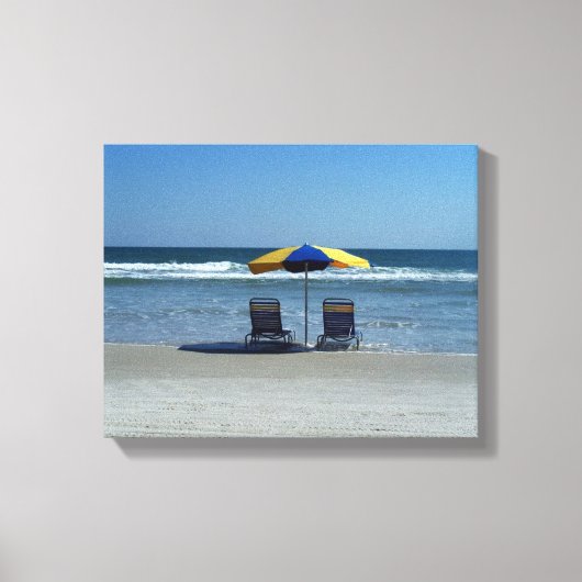 Strandstühle am Strand Leinwanddruck (Vorderseite)