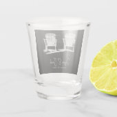 Strandstühle Schwarz-Weiß-Hochzeit Schnapsglas (Rückseite)