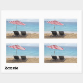 STRANDSTÜHLE UNTER EINEM UMBRELLA IN MONTEGO BAY RECHTECKIGER AUFKLEBER (Blatt)