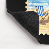 Strandstühle unter Sonnenschirm im Sommer Mousepad (Ecke)