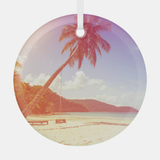 Strandszene, Kokosnusspalme, Holzbett. Ornament Aus Glas