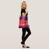 Strandszene mit lebhafter orangefarbener Tasche (Am Model)