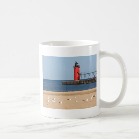 Strandszene mit Seemöwen und Leuchtturm Kaffeetasse (Rechts)