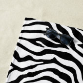 Strandtuch mit schwarz-weißem Zebrastreifen (Beispiel)