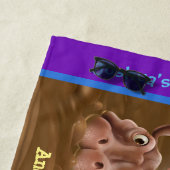 Strandtuch Muddy Hippos. Lila Kante (Beispiel)
