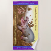 Strandtuch Muddy Hippos. Lila Kante (Vorderseite)