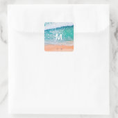 Strandwaagen, weißes Monogramm im Kreis Quadratischer Aufkleber (Tasche)