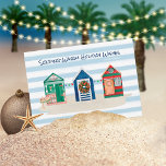 Strandwärme an der Küste wünscht Beach Huts Holida Feiertagskarte<br><div class="desc">Das Design der Strandurlaub-Karte von Nautical Boutique Co. umfasst drei Aquarellhütten,  die für die Ferien dekoriert sind und das Set auf den blauen Aquarellstreifen. Auf der Rückseite des Hotels befindet sich ein individualisierbarer nautischer Gruß. #Nautical #CoastalChristmas #Holidays #NauticalHolidays</div>
