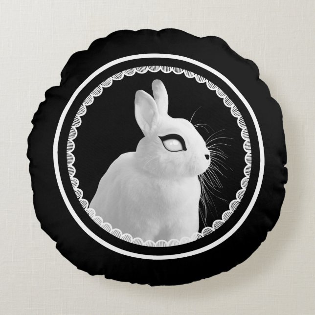 Strange White Bunny Round Pillow Rundes Kissen (Vorderseite)