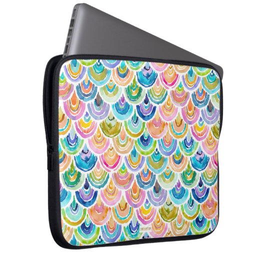 STRANGEBOW Regenbogen-Aquarell-Fisch-Skala Laptopschutzhülle (Vorne Rechts)