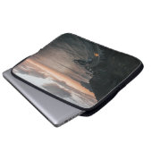 STRASSE AM WASSERKÖRPER LAPTOPSCHUTZHÜLLE (Vorne Knopf)