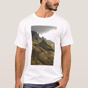 Straße aufsteigend The Quiraing, Isle of Skye, T-Shirt