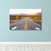 Straße durch den Joshua-Tree-Nationalpark Leinwanddruck (Insitu (Holzboden))