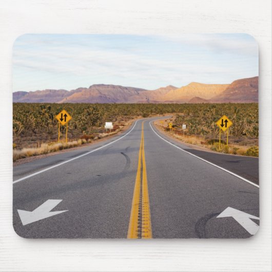 Straße durch den Joshua-Tree-Nationalpark Mousepad (Vorne)