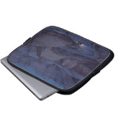 Straße durch Gebirgszug Laptopschutzhülle (Vorne Knopf)