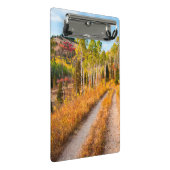 Straße durch Herbstfarben Mini Klemmbrett (Schrägansicht)