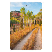 Straße durch Herbstfarben Mini Klemmbrett (Rückseite)
