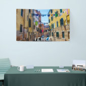 Straße in Venedig mit Wäsche waschen Kleider Itali Banner (Messeveranstaltung)