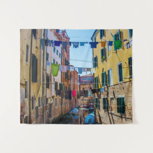 Straße in Venedig mit Wäsche waschen Kleider Itali Wandteppich