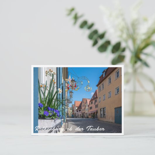 Straße mit Blume in Rothenburg ob der Tauber Postkarte (Stehend Vorderseite)