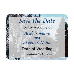 Straße mit Schnee und Evergreens Save the Date Magnet
