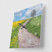 Straße und Baum Quadratische Wanduhr (Winkel)