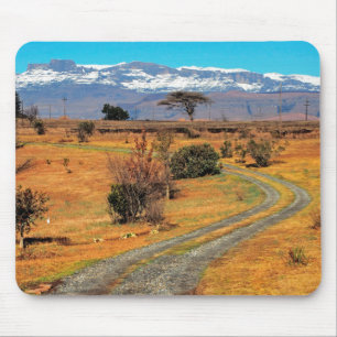 Straße und schneebedeckte Cathedral Range, Champag Mousepad