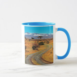 Straße und schneebedeckte Kathedrale, Champagner Tasse