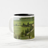 Straße von Pienza nach Montepulciano Zweifarbige Tasse (Vorderseite Links)