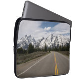 Straße zum Teton Gebirgszug Laptopschutzhülle (Vorne Rechts)