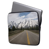 Straße zum Teton Gebirgszug Laptopschutzhülle (Vorderseite Links)