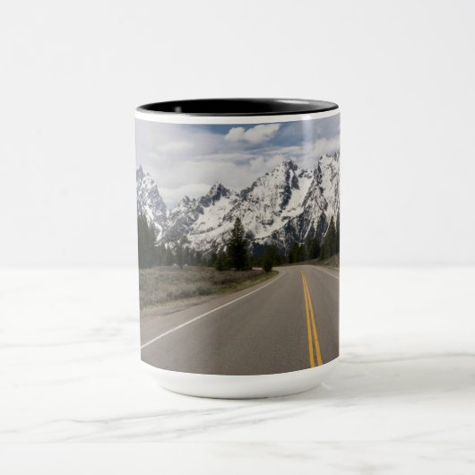Straße zur Teton-Gebirgskette Tasse (Zentrum)