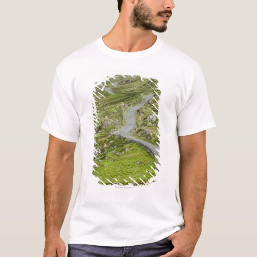 Straße zwischen Ballaghacahreen und Caherkeen. T-Shirt (Vorderseite)