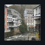 Straßen von Monschau mit Holzhäusern und Flüssen Magnet<br><div class="desc">Monschau oder Montjoie ist eine mittelalterliche Stadt in Deutschland,  berühmt für die mittelalterliche Produktion von Stoffen und schönen Weihnachtsmarkt</div>