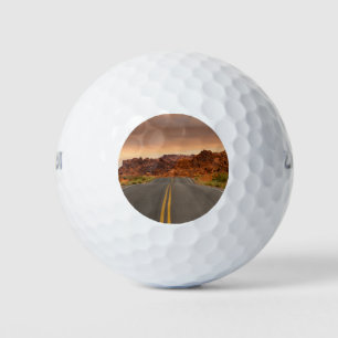 Straßenausflug Sonnenuntergang Golfball