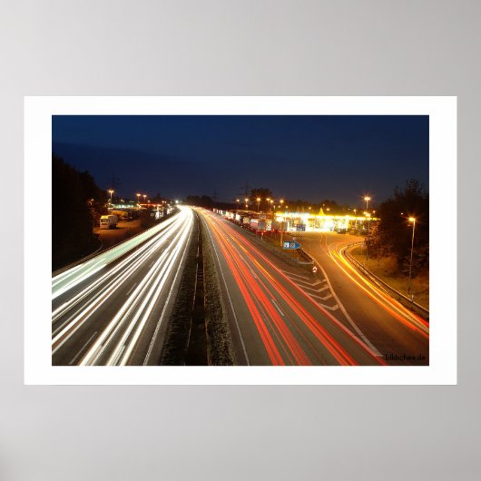 Straßenbahnhaltestelle in Deutschland Poster (Vorne)