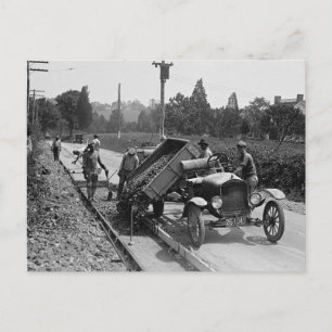 Straßenbaubrigade bei der Arbeit, 1925 Postkarte