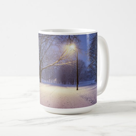 Straßenbeleuchtung und Schneebäume Kaffeetasse (VorderseiteRechts)