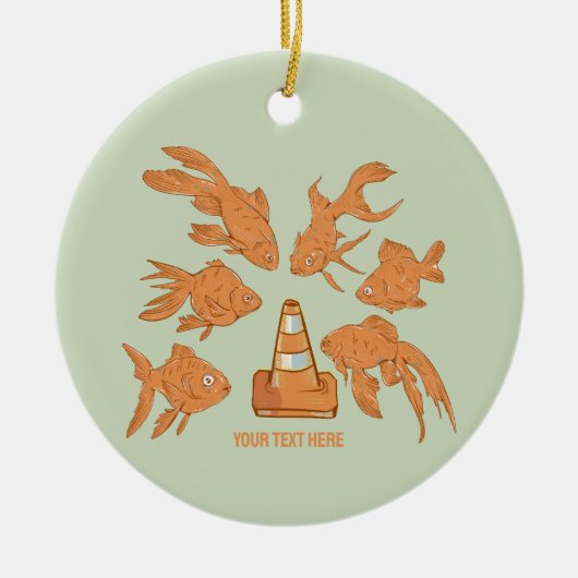 Straßencones und orangefarbener Goldfisch Keramik Ornament (Vorne)