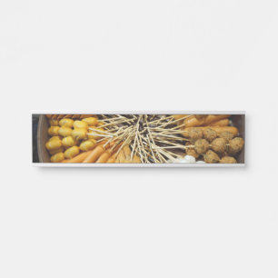 Straßenessen von einem asiatischen Markt Türschild