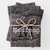 Straßengrau-Linien Monogram Geschenkpapier Set (Beispiel)