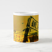 Straßenschild Jumbo-Tasse (Vorderseite)